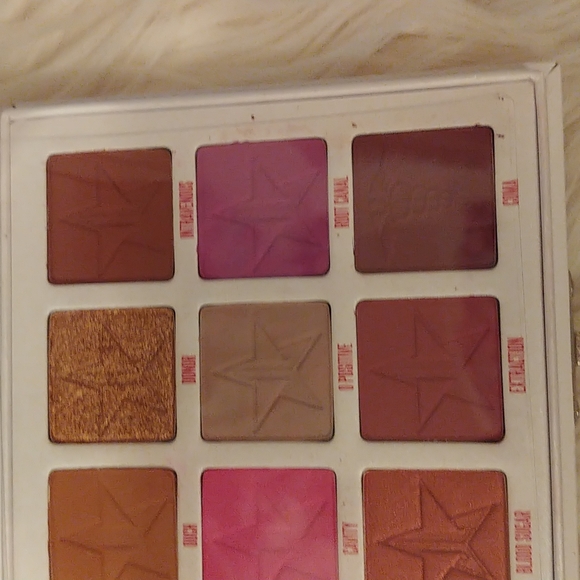 ❤FIRM! NWT JEFFREE STAR BLOOD SUGAR EYESHADOW PALETTE  (DISCONTINUED) - Picture 12 of 12